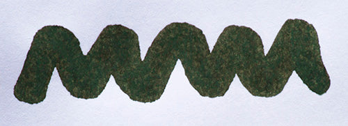Wavy green line on a white background. Diamine Salamander fountain pen ink colour swatch.