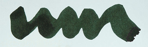 Wavy green line on a white background. Diamine Black Ivy fountain pen ink colour swatch.