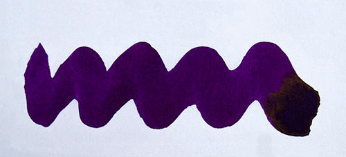 Wavy purple line on a white background. Diamine Purple Bow fountain pen ink colour swatch.