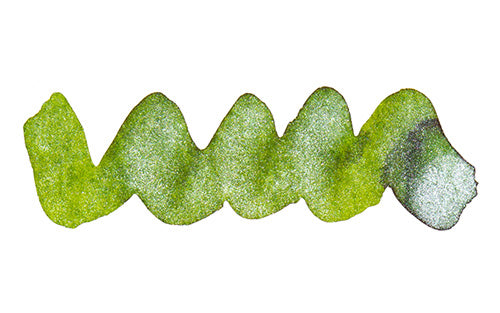 Wavy green line on a white background. Diamine Sugar Snap fountain pen ink colour swatch.