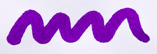 Wavy purple line on a white background. Diamine Violet fountain pen ink colour swatch.