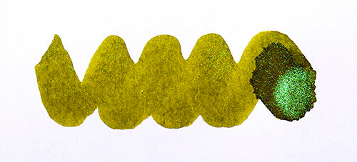 Wavy green line on a white background. Diamine Olive Swirl fountain pen ink colour swatch.