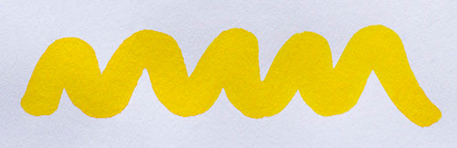 Wavy yellow line on a white background. Diamine Yellow fountain pen ink colour swatch.