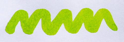 Wavy green line on a white background. Diamine Jade Green fountain pen ink colour swatch.