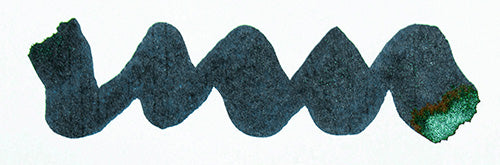 Wavy navy blue line on a white background. Diamine Stargazer fountain pen ink colour swatch.