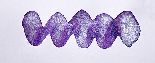 Wavy purple line on a white background. Diamine Memory Lane  fountain pen ink colour swatch.