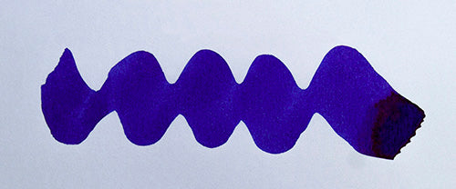 Wavy blue line on a white background. Diamine Festive Cheer fountain pen ink colour swatch.