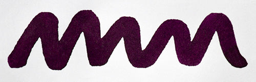 Wavy purple line on a white background. Diamine Purple Dream fountain pen ink colour swatch.