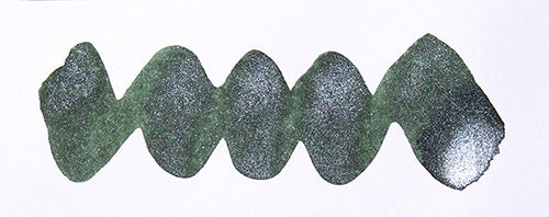Wavy green line on a white background. Diamine Alpine fountain pen ink colour swatch.