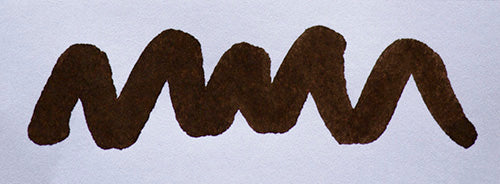 Wavy brown line on a white background. Diamine Macassar fountain pen ink colour swatch.